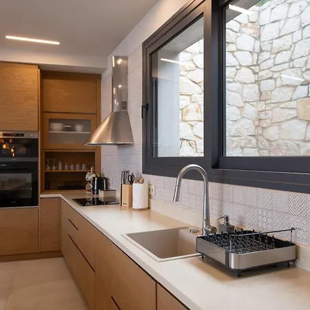 Waterlily By Posarellivillas Villa *