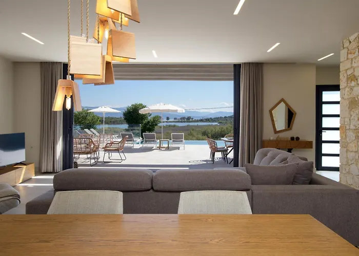 Villa Waterlily By Posarellivillas